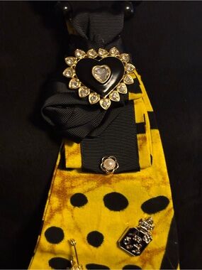 Black and Gold Heart Pendant Necklace - Elegant Women's Jewelry